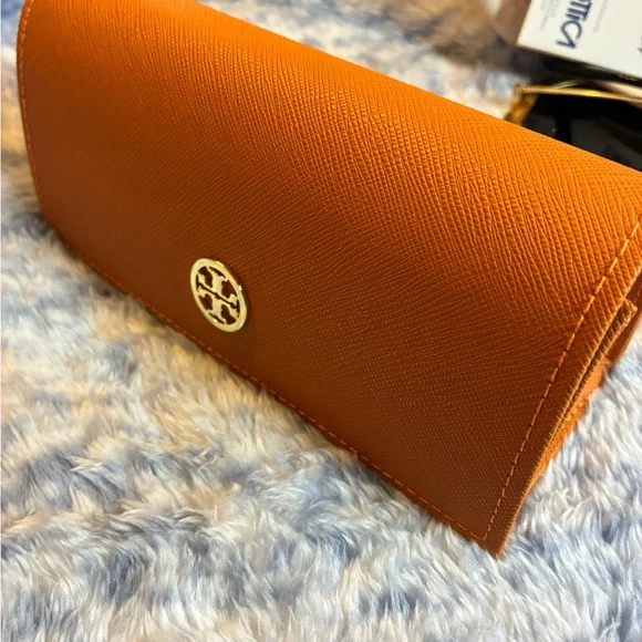 Women's Tory Birch Gold & Black 52 mm Geometric UV Sunglasses Italy w Bag & Case - Picture 8 of 9